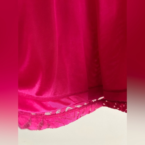 STRETCHY lace top in EUC - Picture 5 of 7